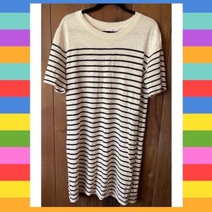 🎉HP🎉 Gap Striped T-shirt Dress.